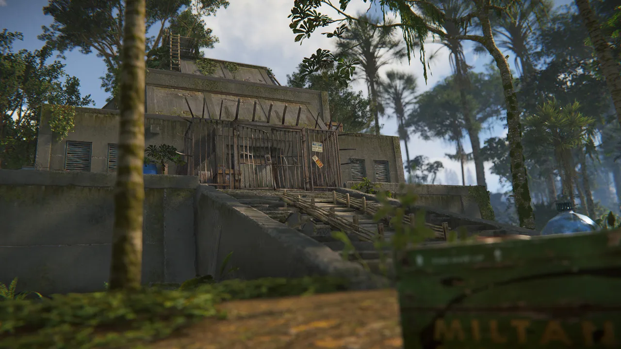 Каменный Зиккурат в джунглях Rust: ступенчатый храм, заросший лианами, с лутом и зелёным переработчиком внутри