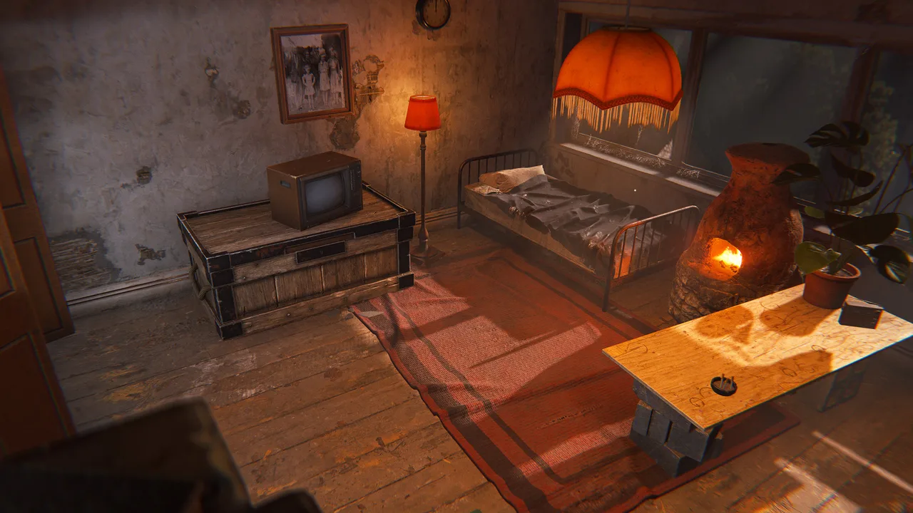 Снятая квартира в жилом комплексе Rust: железная кровать, старый телевизор на ящике, торшер и глиняная печь