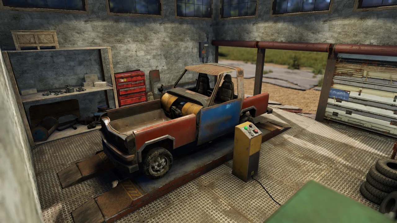 Собранные модульные машины Rust на просёлочной дороге среди сосен — кабина, кузов и пассажирский модуль на разных шасси