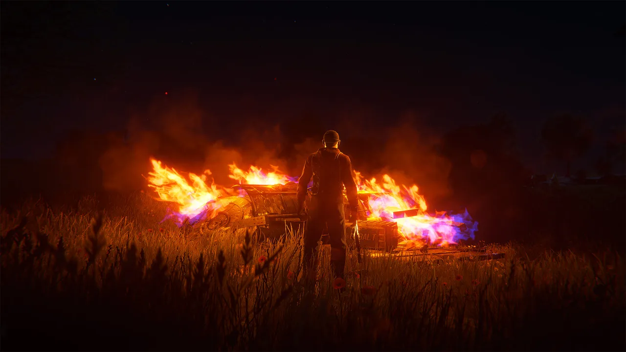 Горящие обломки спутника ночью в Rust — выживший с оружием стоит перед ящиками Cobalt среди огня