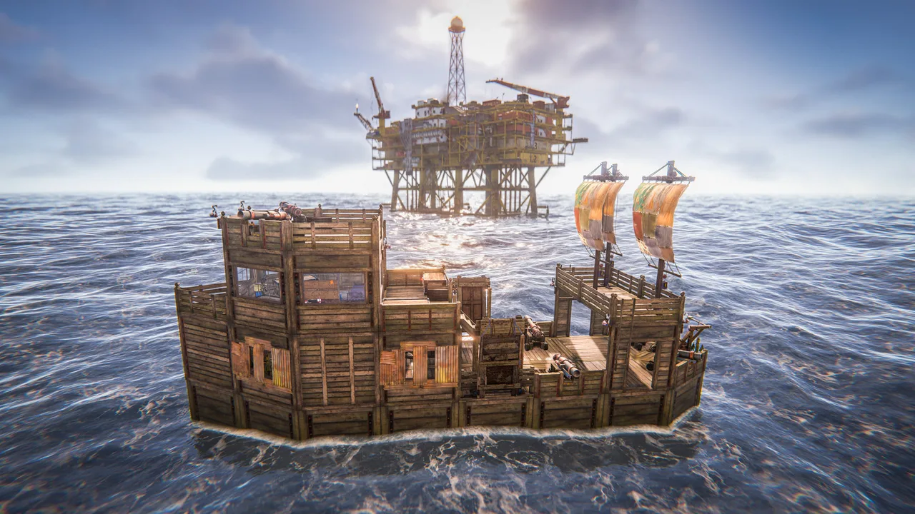 Самодельный траулер в Rust идёт по открытому морю: деревянный корпус, надстройка и мачта на фоне пасмурного неба