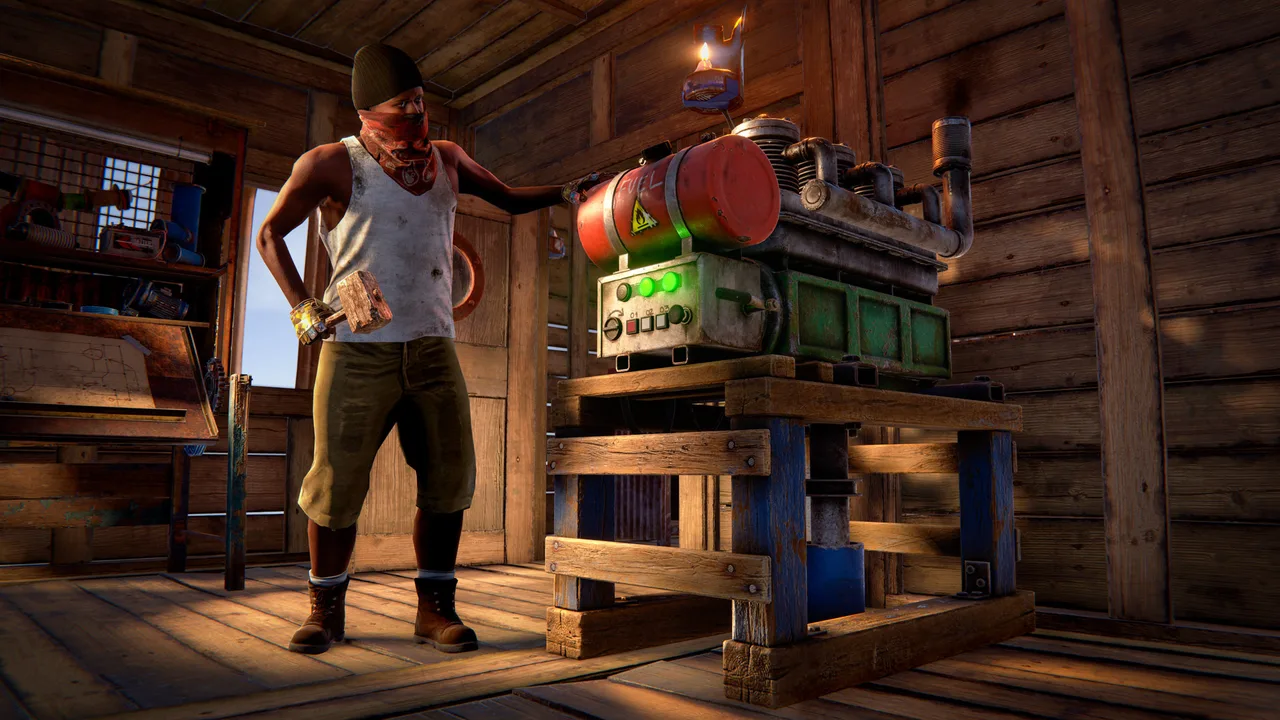 Игрок Rust рядом с лодочным мотором с красным баком FUEL на деревянном помосте — такой мотор работает на низкосорте
