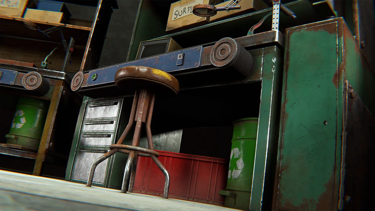 Мастерская внутри постройки в Rust: ремонтный верстак с конвейерной лентой, табурет, зелёные бочки и ящики